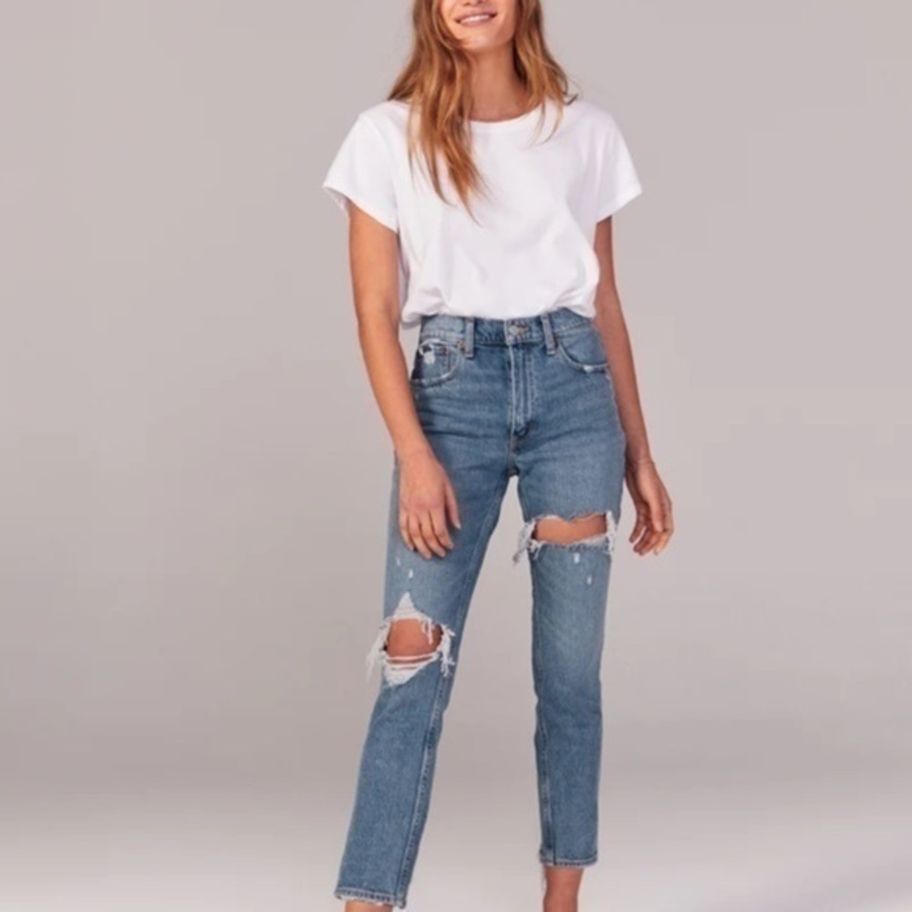 Abercrombie and Fitch Ripped High Rise Mom Jeans “24 Regular”​